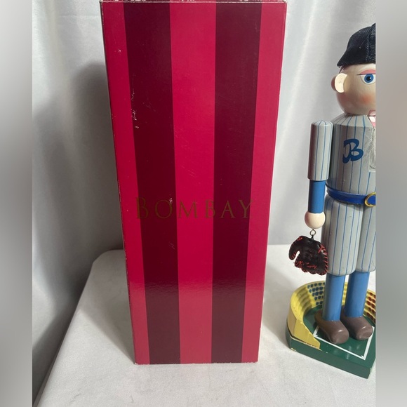 The Bombay Co. Vintage 1998 "Slugger" Baseball Nutcracker 12"X4.5"X4.5" - Picture 2 of 15